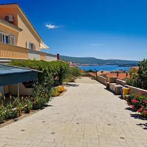  Apartment Apartments Sandra Kroatien